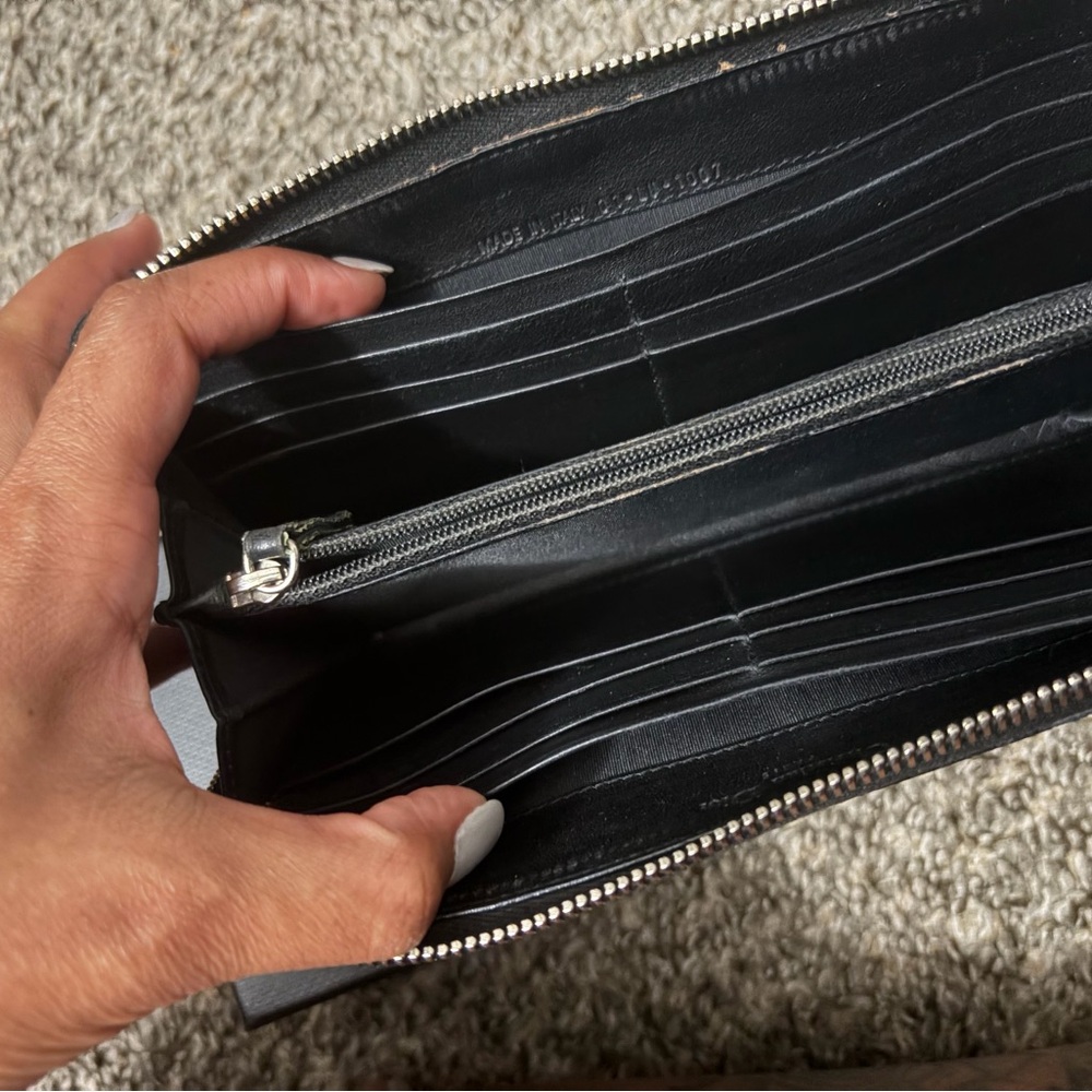 VINTAGE Dior Black Embossed Zip Wallet - Picture 6 of 8